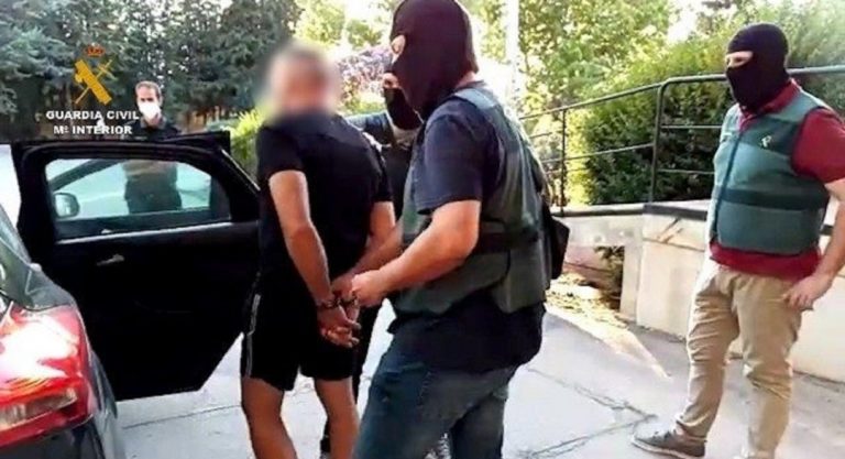 Desarticulada una organización que utilizaba furgonetas de alquiler que caracterizaba como empresas de mensajería para transportar droga