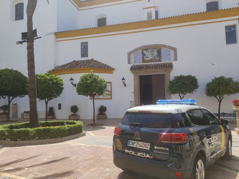 La Policía Nacional esclarece doce robos con fuerza en comercios de Marbella en lo que va de verano y detiene a 15 personas