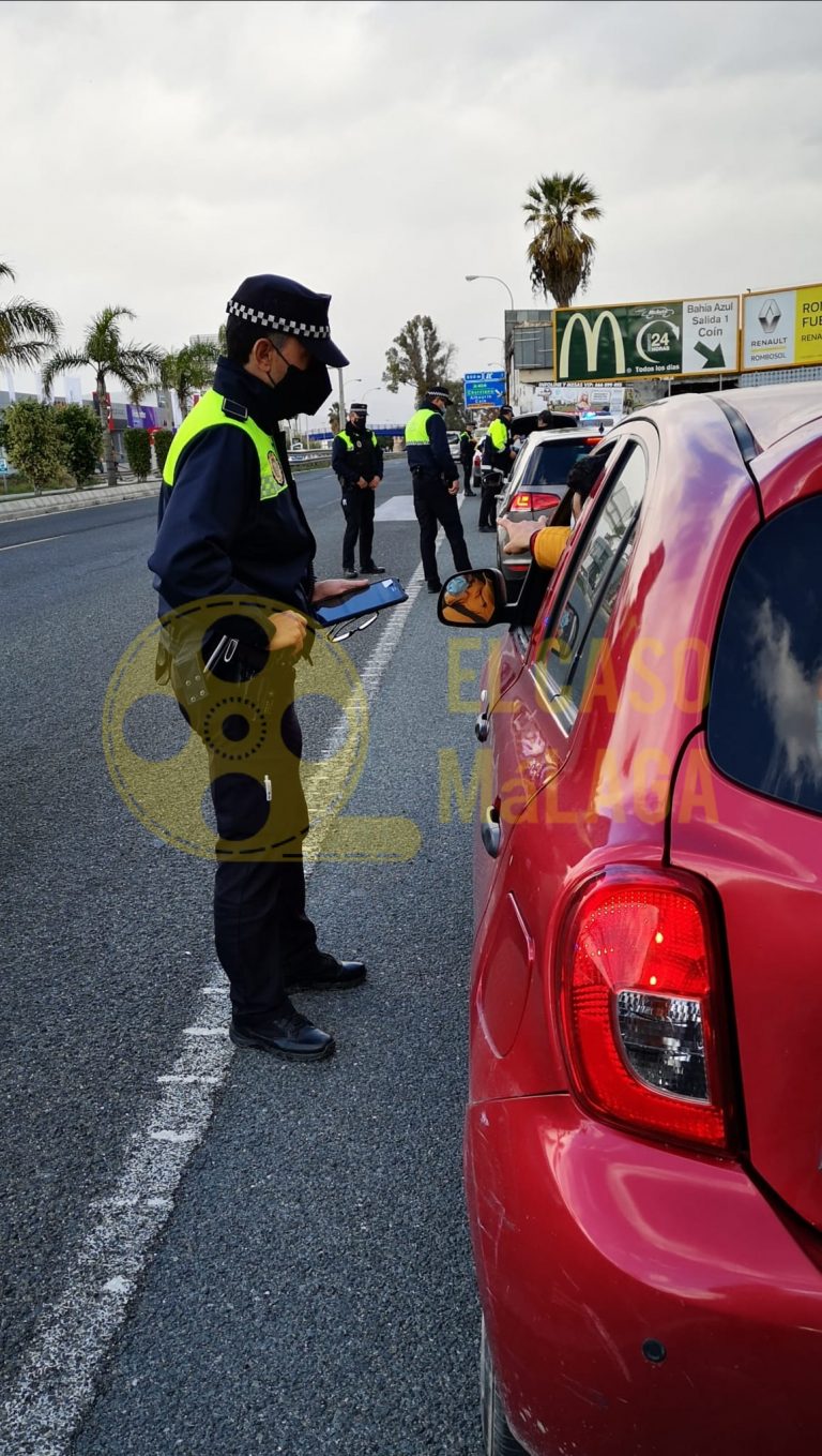 LA POLICÍA LOCAL DE MÁLAGA DETIENE A UNA PAREJA ESPECIALIZADA EN HURTOS AL DESCUIDO TRAS SORPRENDERLOS IN FRAGANTI SUSTRAYENDO A JÓVENES MIENTRAS SE BESABAN