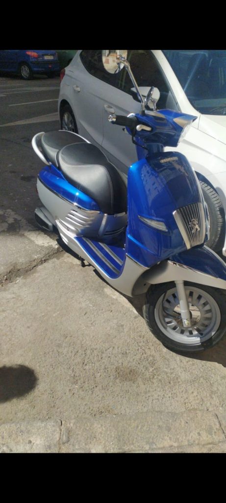 Moto robada, se ruega difusión
