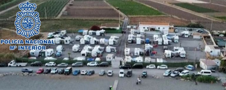 La Policía Nacional coordina un operativo al fin de evitar los asentamientos clandestinos de caravanas en Vélez-Málaga