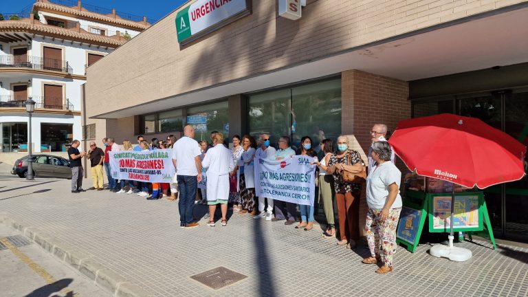 Imagen asociada a una concentración contra las agresiones a sanitarios en Alhaurín el Grande