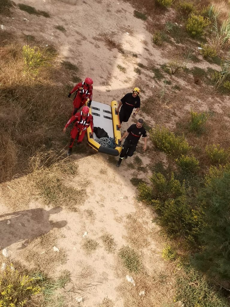 Imagen asociada al rescate de un cuerpo sin vida en el río Guadalhorce
