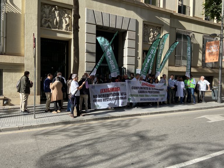 Imagen asociada a una concentración de SATSE y Sindicato Médico de Andalucía