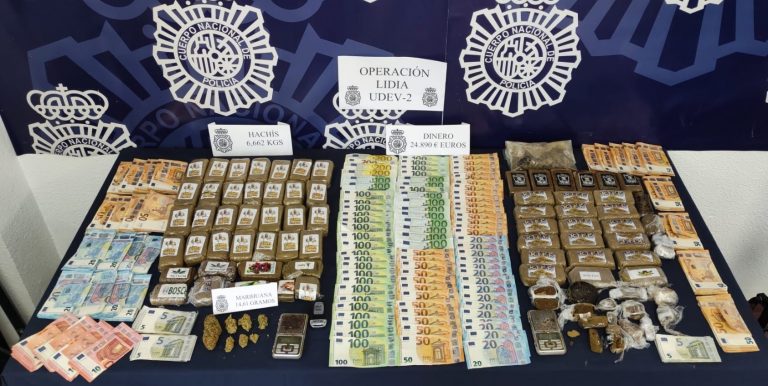 Operación policial contra un punto de venta de droga en Mijas