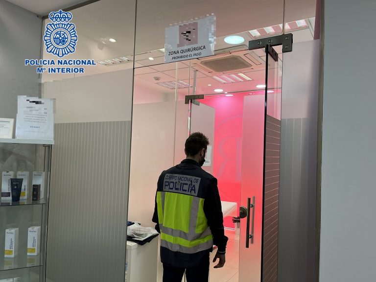 Operación policial en una clínica estética, imagen de archivo