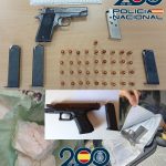 La Policía Nacional interviene dos pistolas y más de 800 gramos de cocaína en dos operaciones antidroga en Málaga
