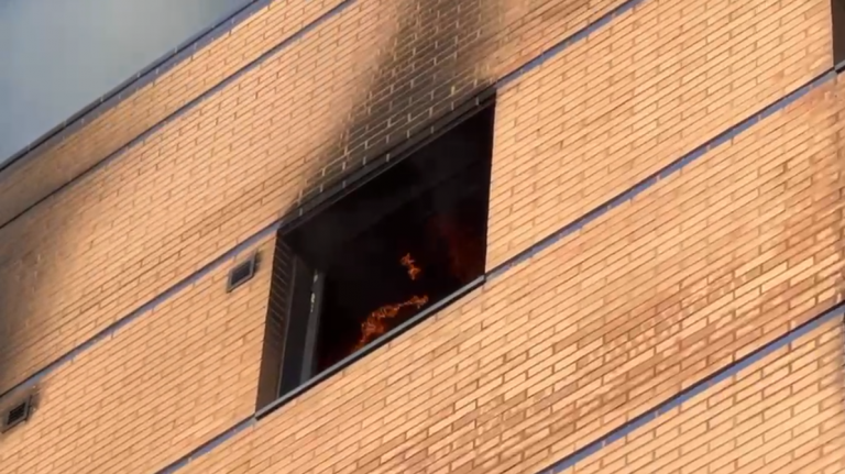 Incendio del Hotel Ibis de Málaga semanas después del inicio del fuego