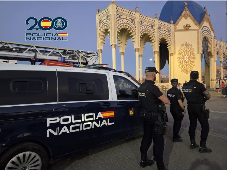 Policía Nacional durante el dispositivo de seguridad de la Feria de Málaga 2026