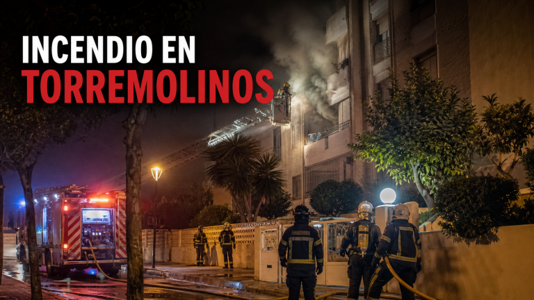 Bomberos ante un incendio de vivienda con cuatro heridos en Torremolinos