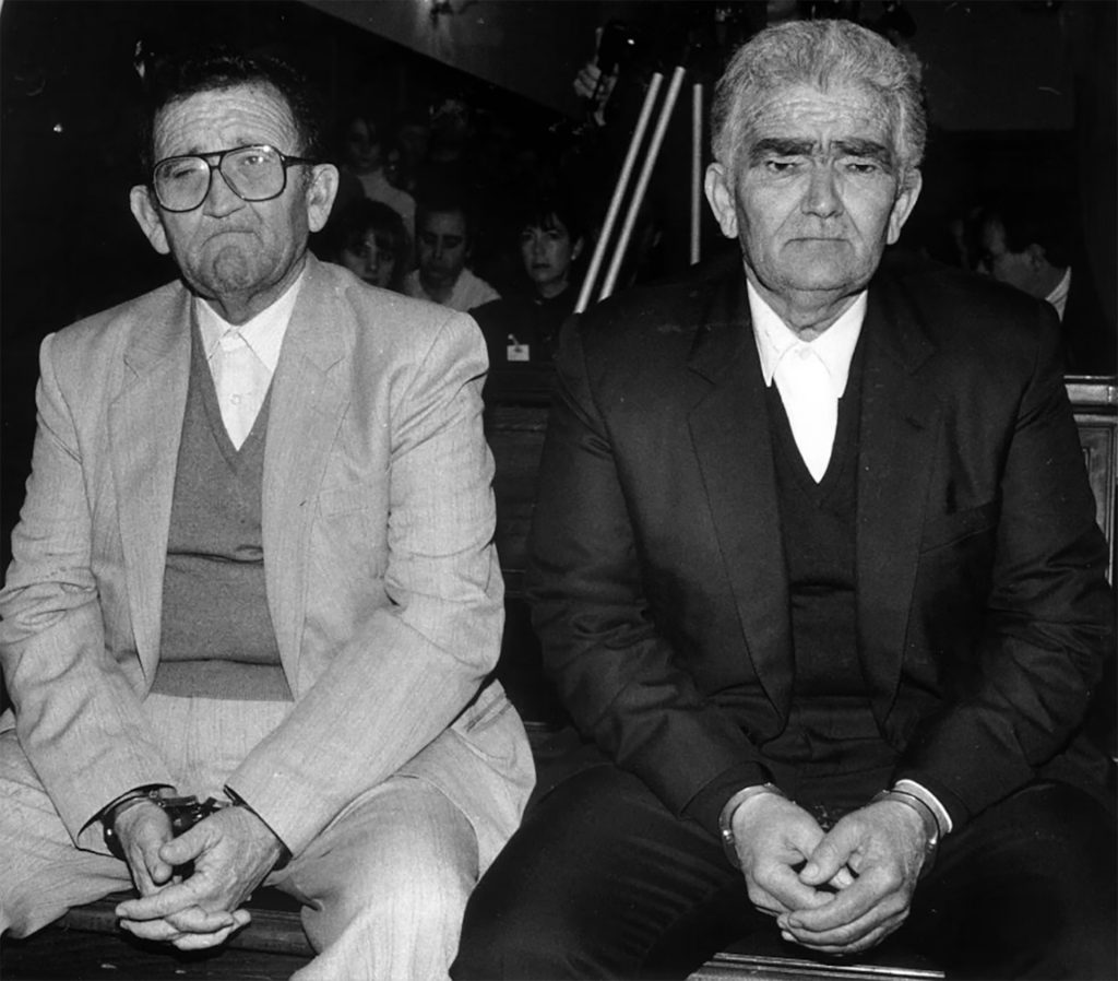Fotografía real de Antonio y Emilio Izquierdo durante el proceso por la matanza de Puerto Hurraco