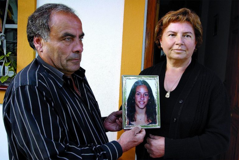 Fotografía real de Sonia Carabantes mostrada por sus padres