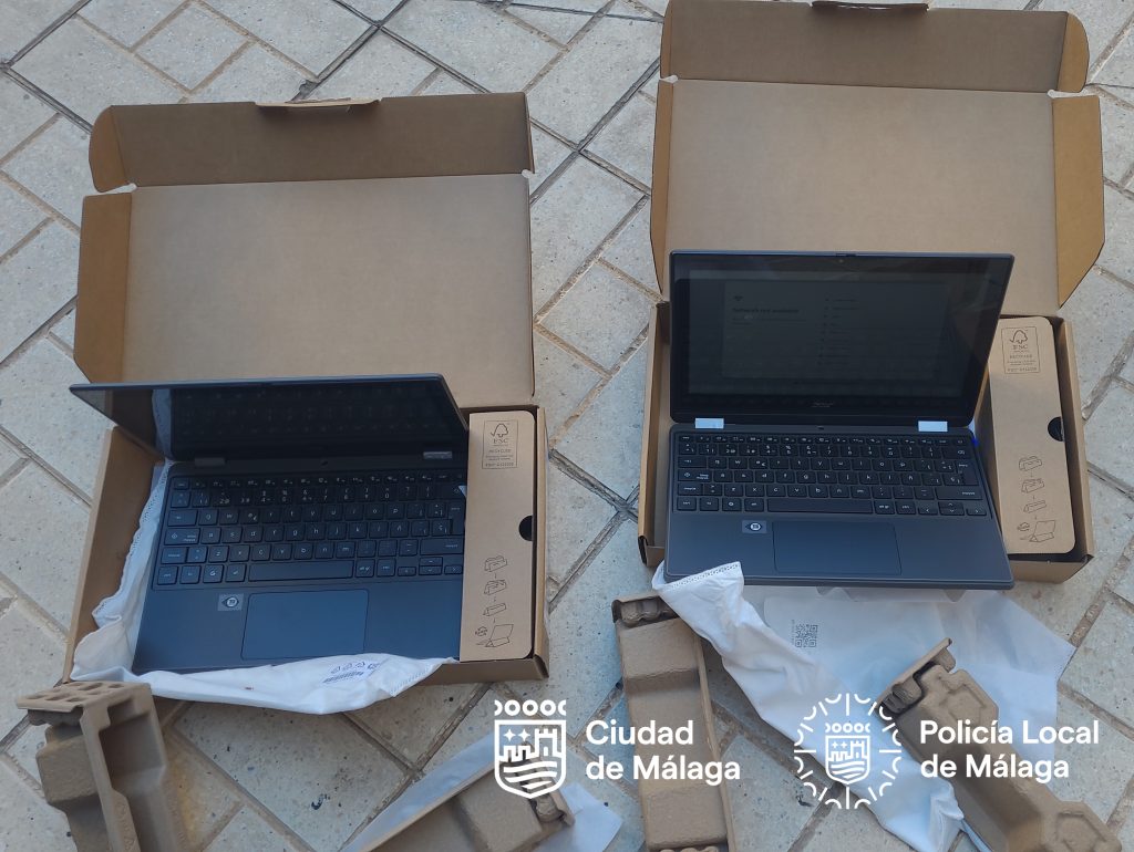 Dos ordenadores portátiles recuperados por la Policía Local de Málaga