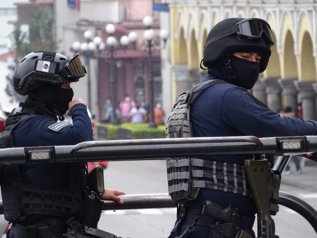 Agentes de policía en Veracruz, imagen de contexto de la investigación sobre Zenyazen Escobar